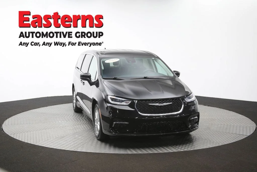 Used 2023 Black Chrysler Touring L image 53