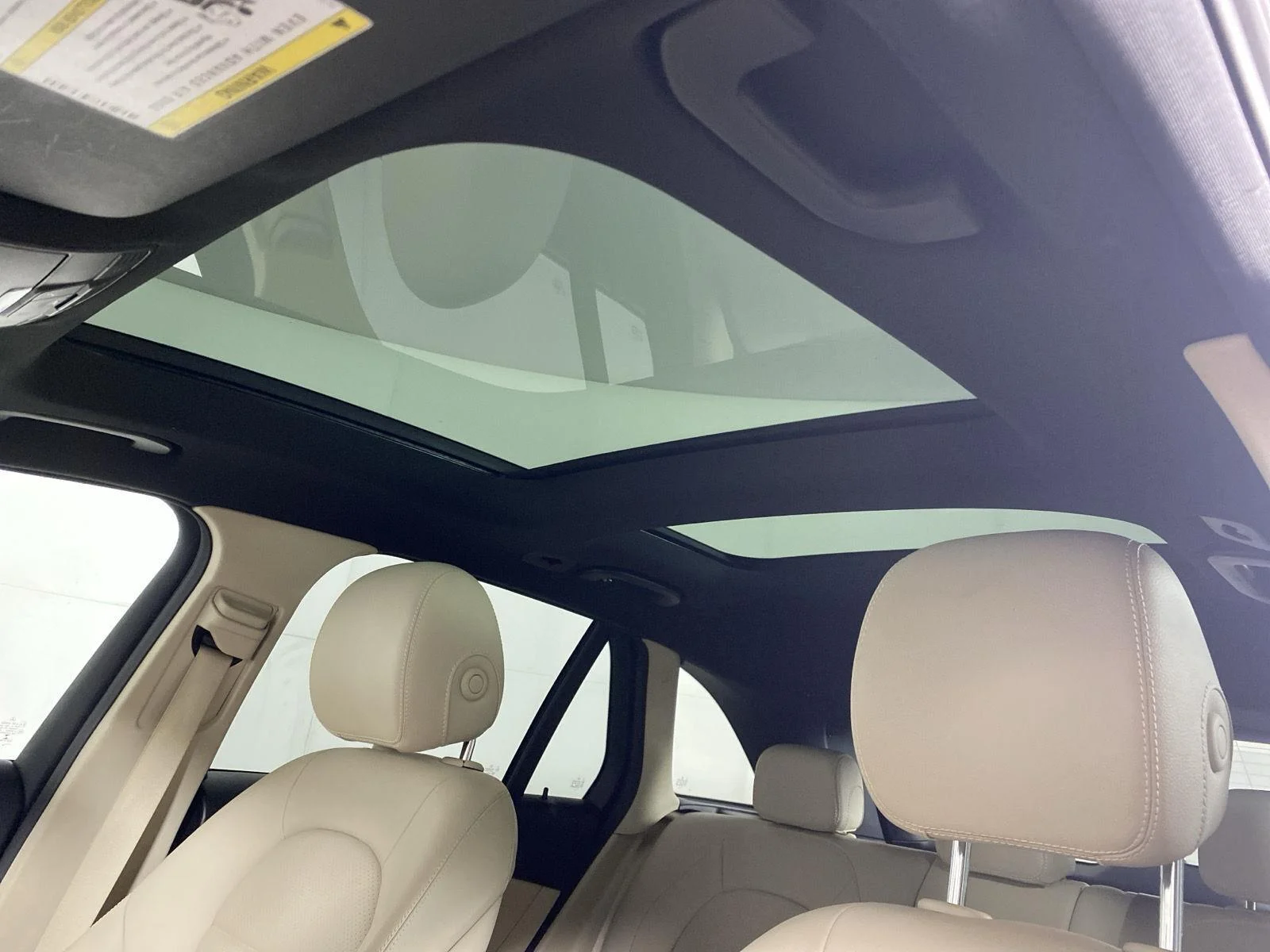 Used 2018 Obsidian Black Metallic Mercedes-Benz GLC 300 image 2