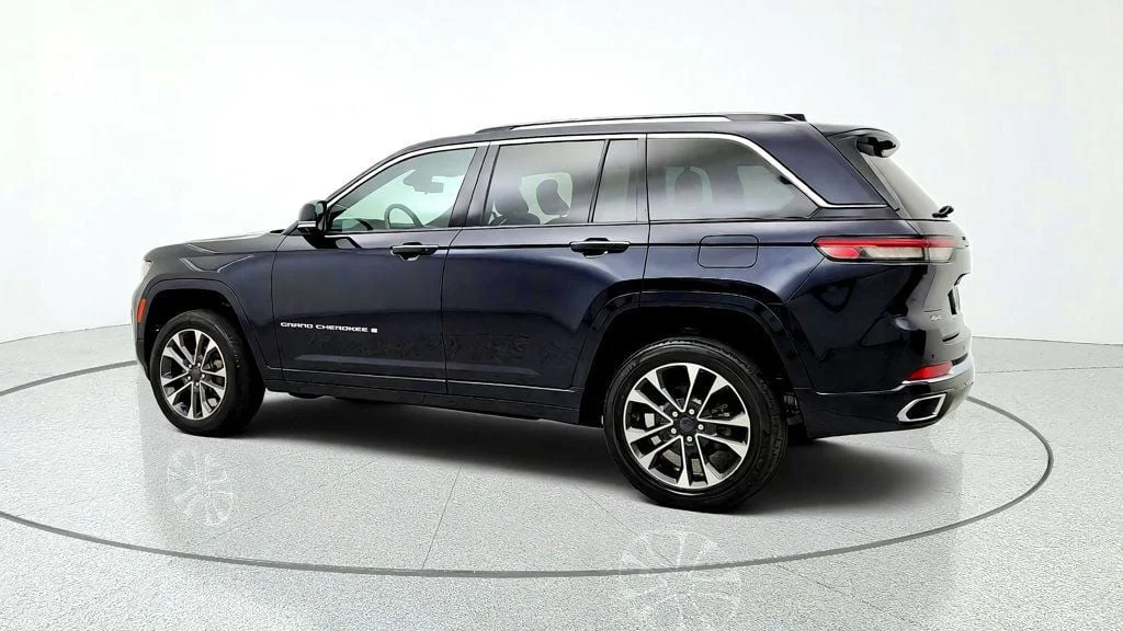 Used 2023 Midnight Sky Jeep Overland 4x4 w/ Luxury Tech & Advanced ProTech Groups image 7