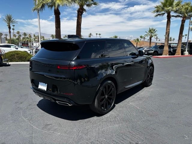 Used 2025 Santorini Black Metallic Land Rover Dynamic SE image 5