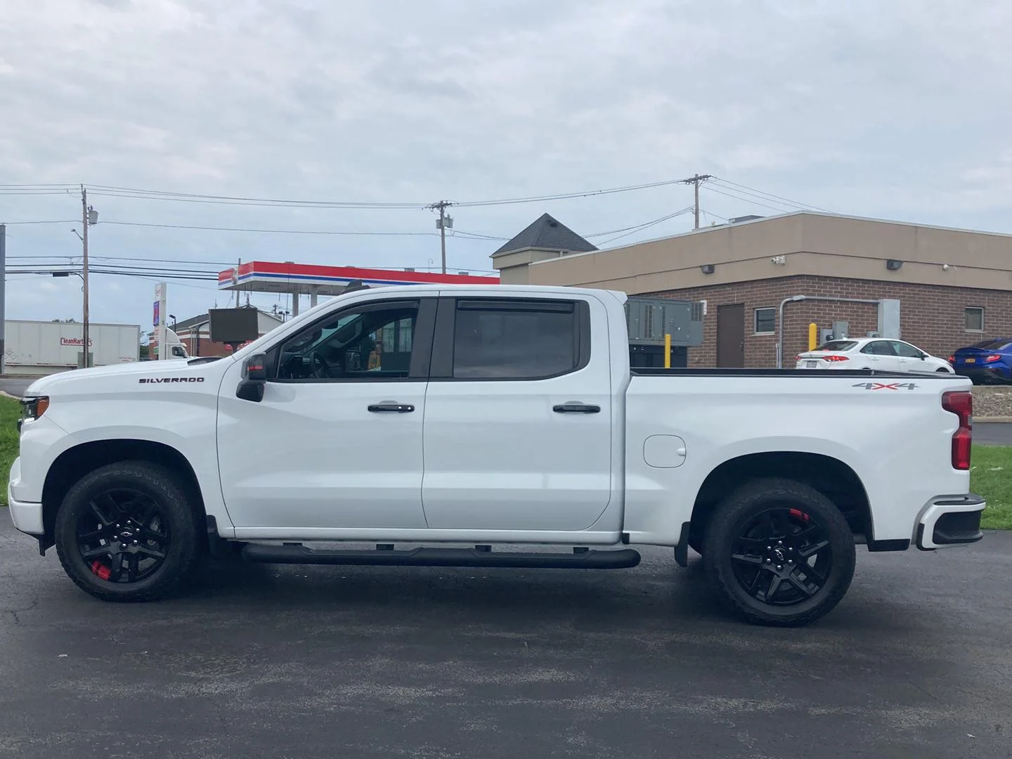 Used 2024 Summit White Chevrolet RST image 4