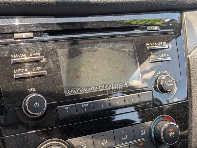 Used 2018 White Nissan S image 29