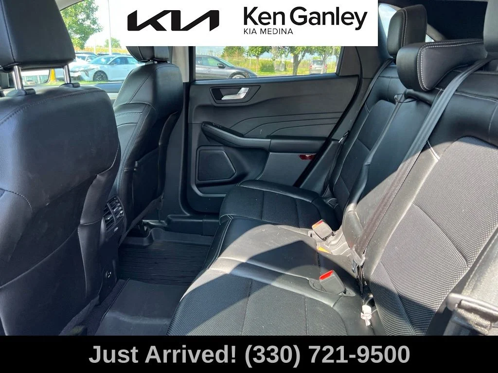 Used 2022 Gray Ford SEL image 10