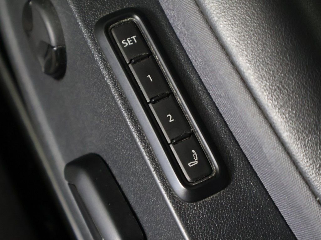 Used 2023 Gray Volkswagen Pro S image 31