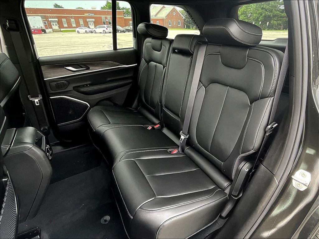 New 2024 Rocky Mountain Pearlcoat Jeep 4xe image 14