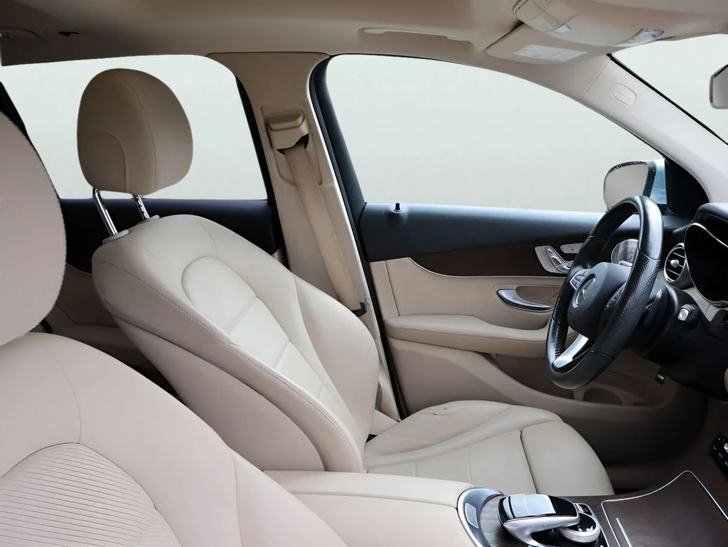 Used 2018 Diamond Silver Metallic Mercedes-Benz GLC 300 image 10