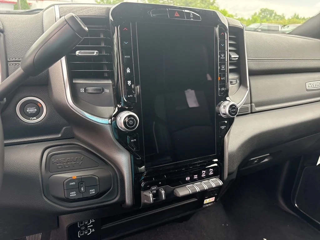 New 2026 Diamond Black Crystal Pearl-Coat Exterior Paint RAM LARAMIE image 22