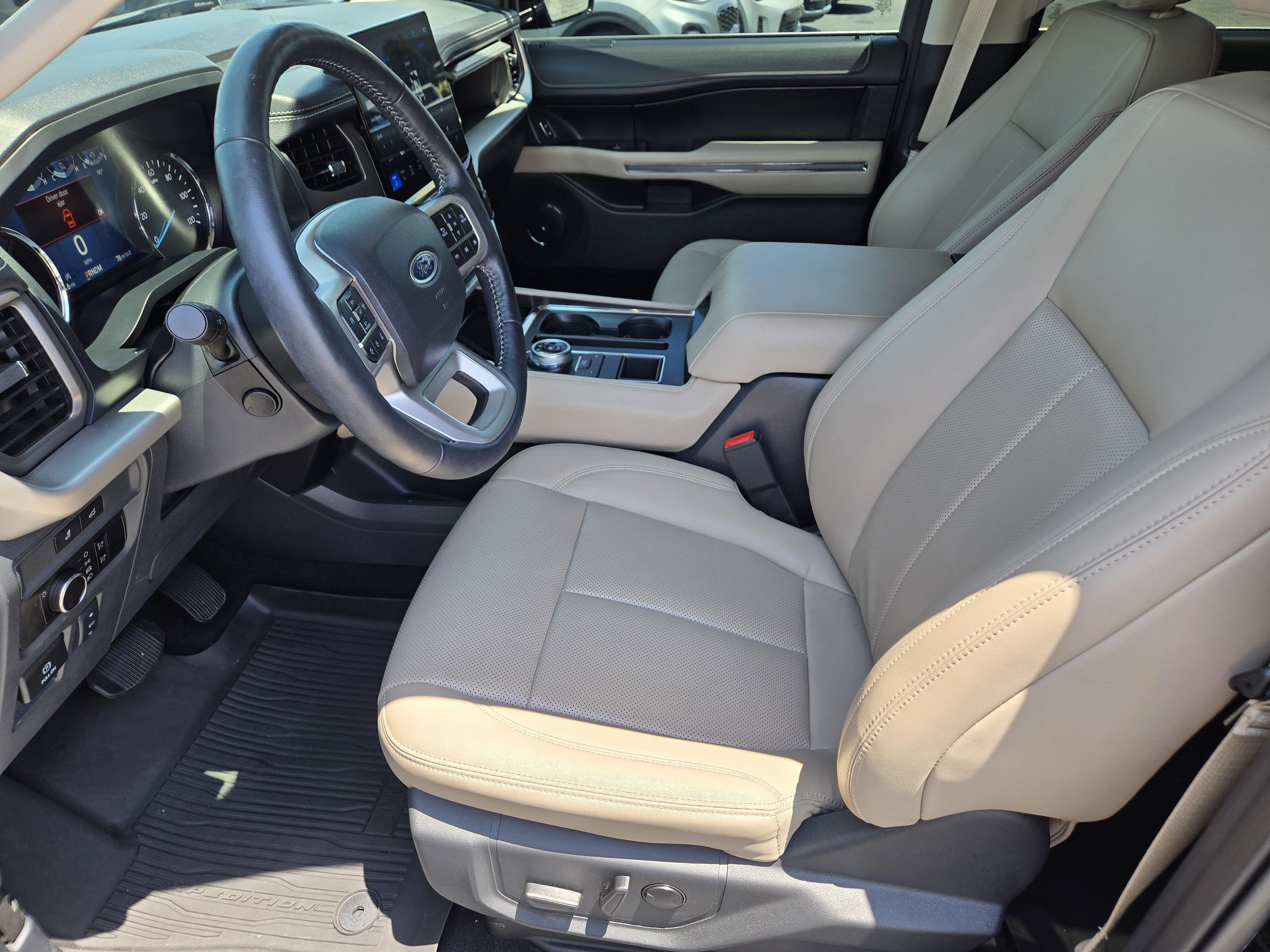 Used 2024 Black Ford XLT image 16