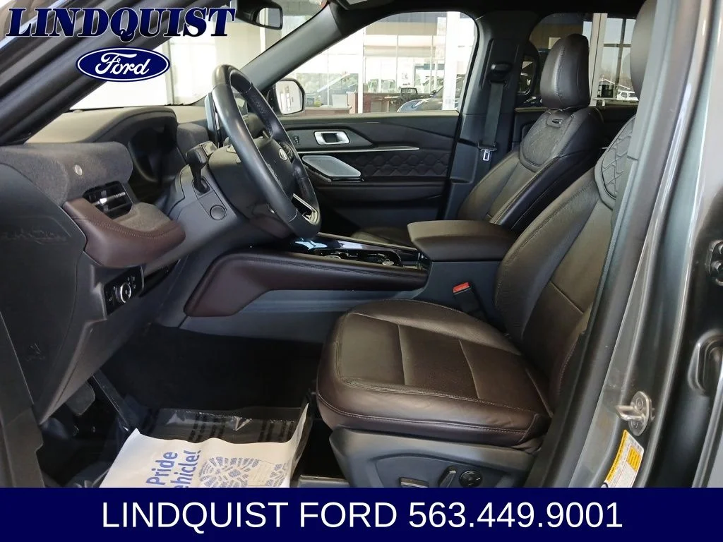 Used 2025 Gray Metallic Ford Platinum image 11