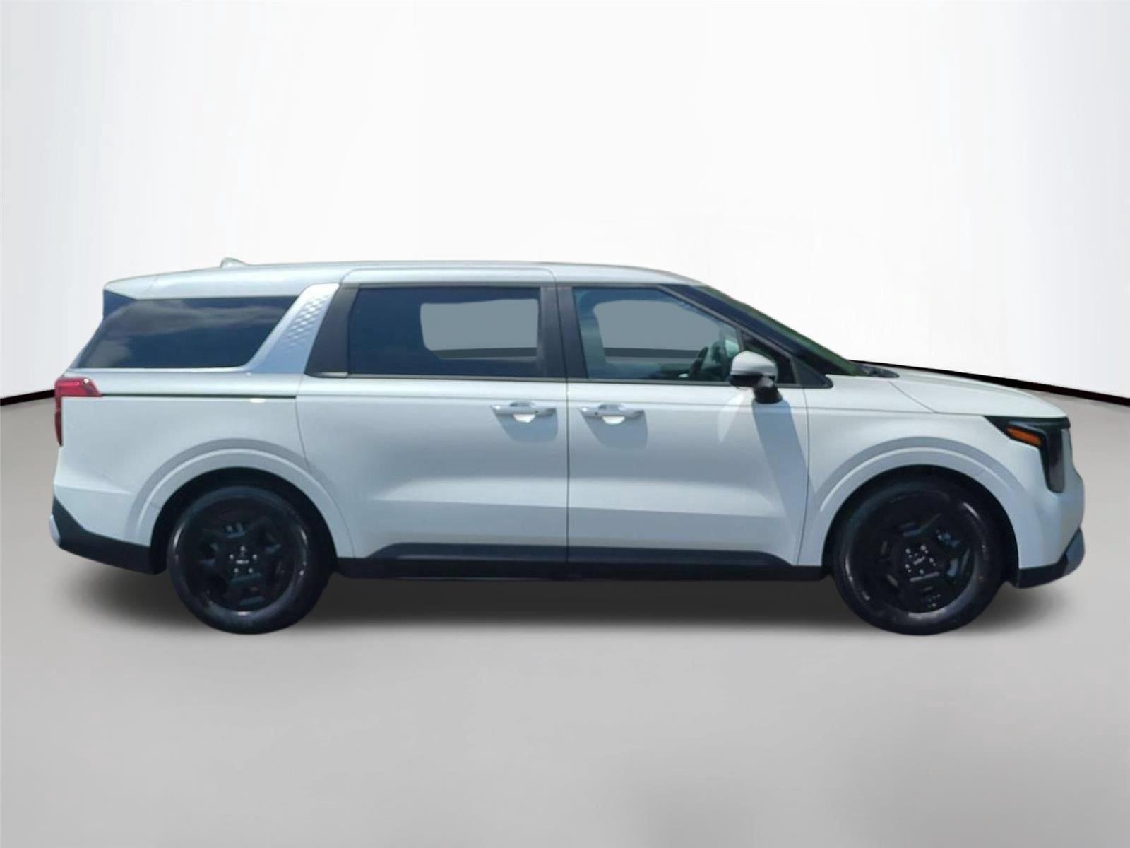 New 2026 Snow White Pearl Kia LXS image 6