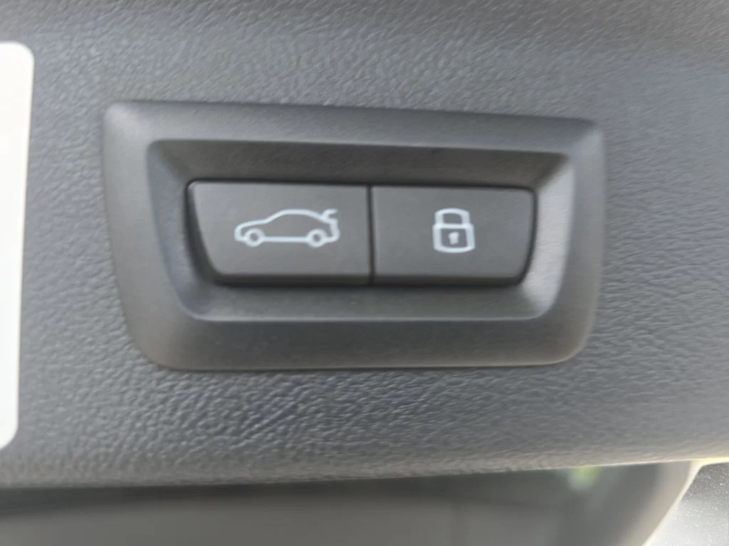 Used 2023 Gray BMW sDrive30i image 31