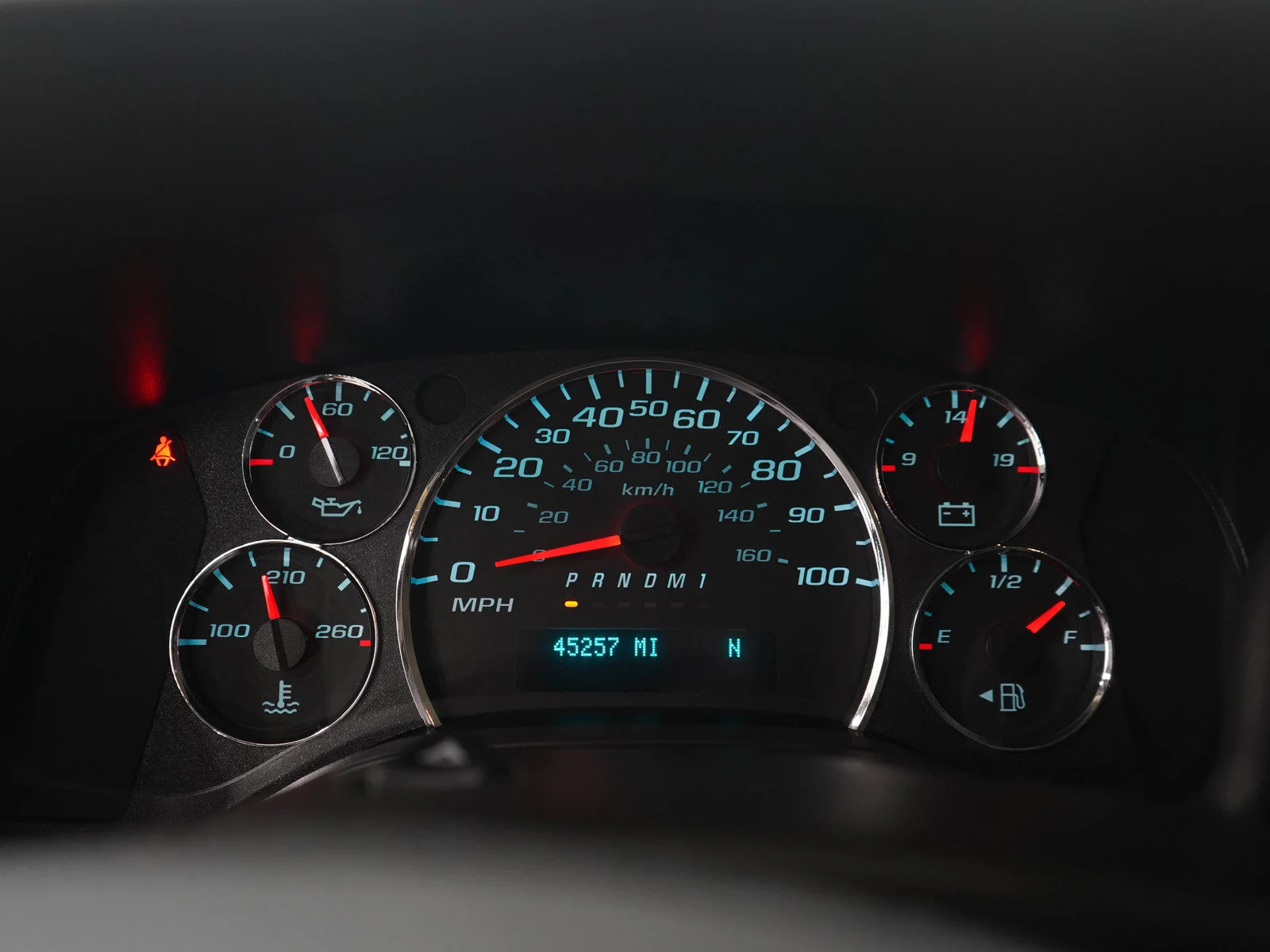 Used 2025 Summit White Chevrolet LT image 23