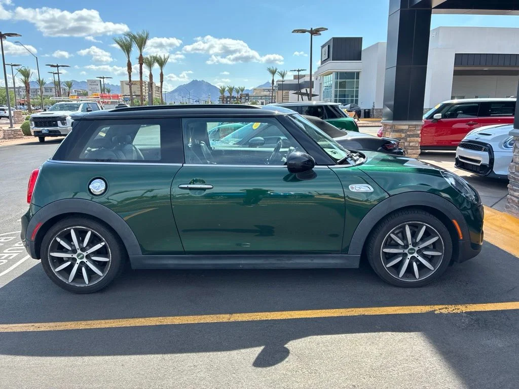 Used 2019 Green MINI Signature image 4