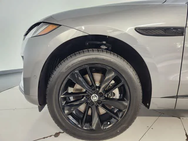 2026 Jaguar F-Pace R-Dynamic S - Photo 11