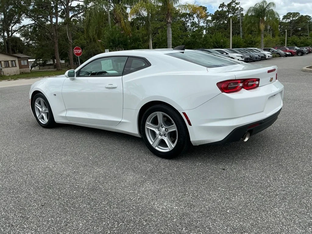 Used 2023 White Chevrolet 1LT image 5