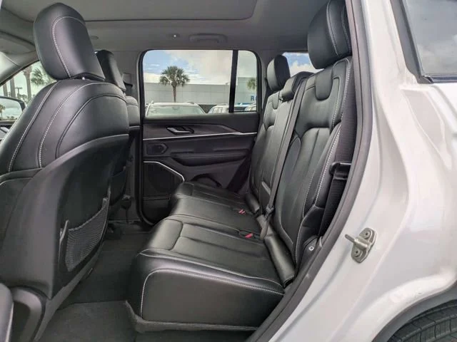 Used 2024 Bright White Cl Jeep Limited image 18