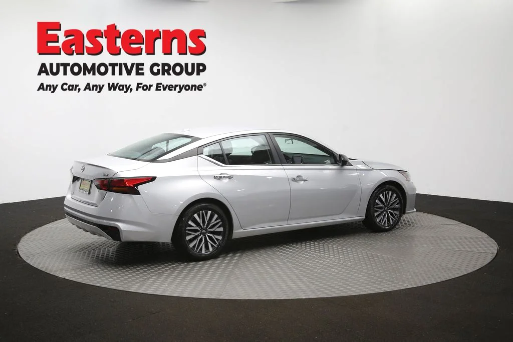 Used 2024 Silver Nissan 2.5 SV image 42