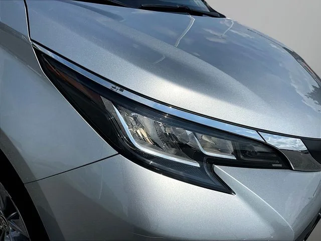 Used 2023 Silver Toyota XLE image 34