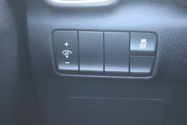 Used 2019 White Kia LX image 17