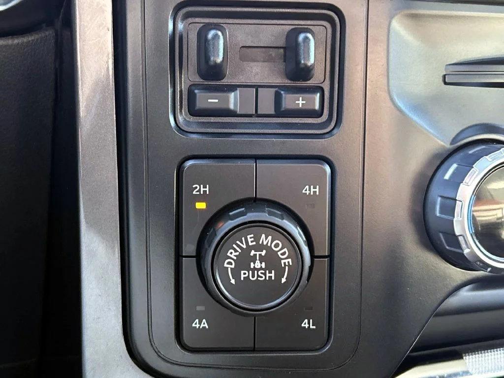 Used 2023 Black Metallic Ford Lariat image 28