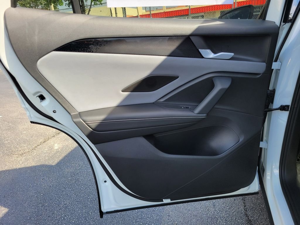New 2026 White/off-white Volkswagen 2.0T SE R-Line Black image 9