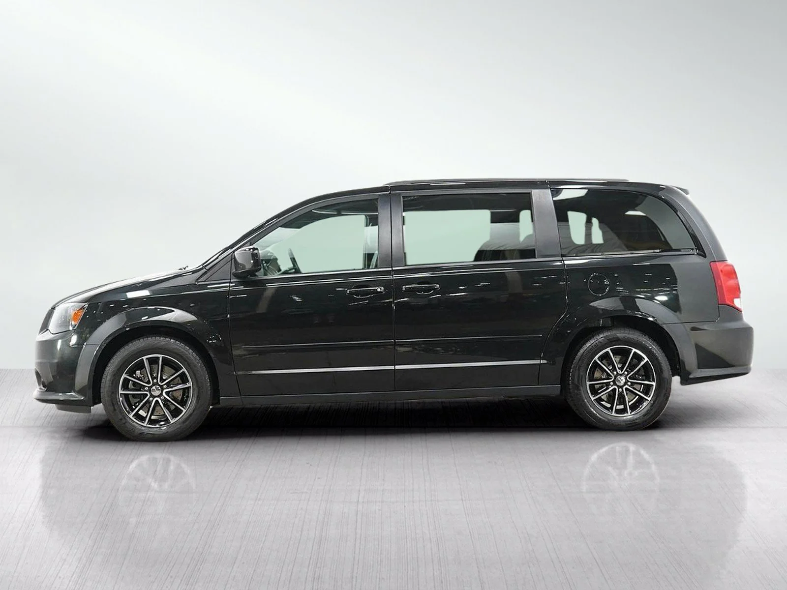 Used 2016 Dodge Grand Caravan R/T with VIN 2C4RDGEG6GR249431 for sale in Burnsville, Minnesota
