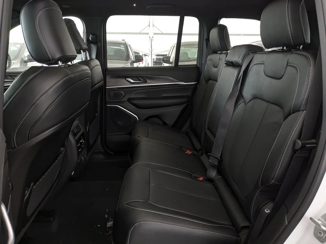 New 2026 White Jeep Limited Reserve - - 4x4 - Nappa Leather - Ventilated Seats - Trailer Tow Pack & More! image 28