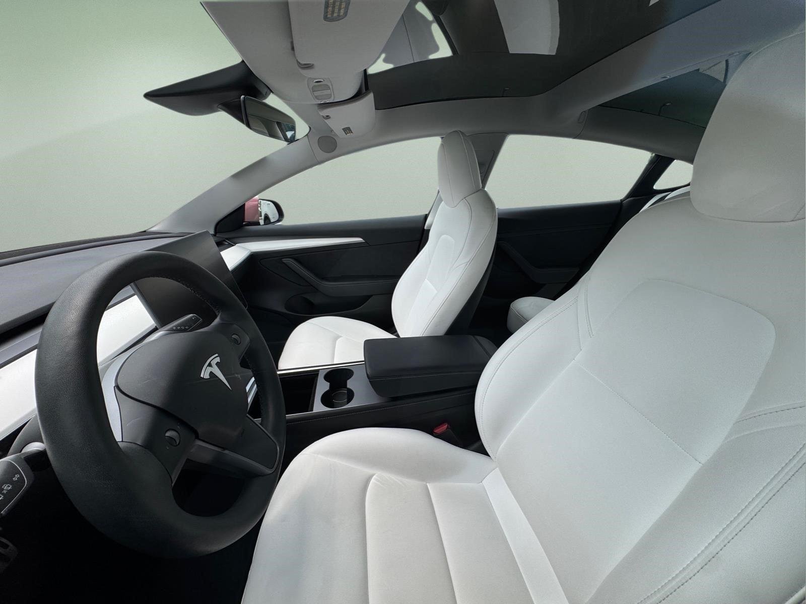 Used 2022  Tesla Long Range image 5