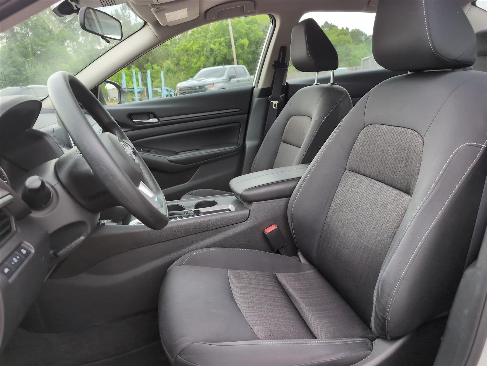 2025 Nissan Altima SV - Photo 16