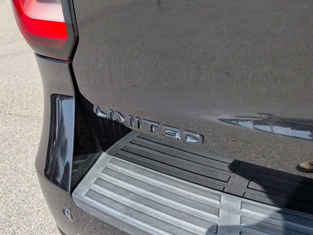 Used 2022 Agate Black Metallic Ford Limited image 49