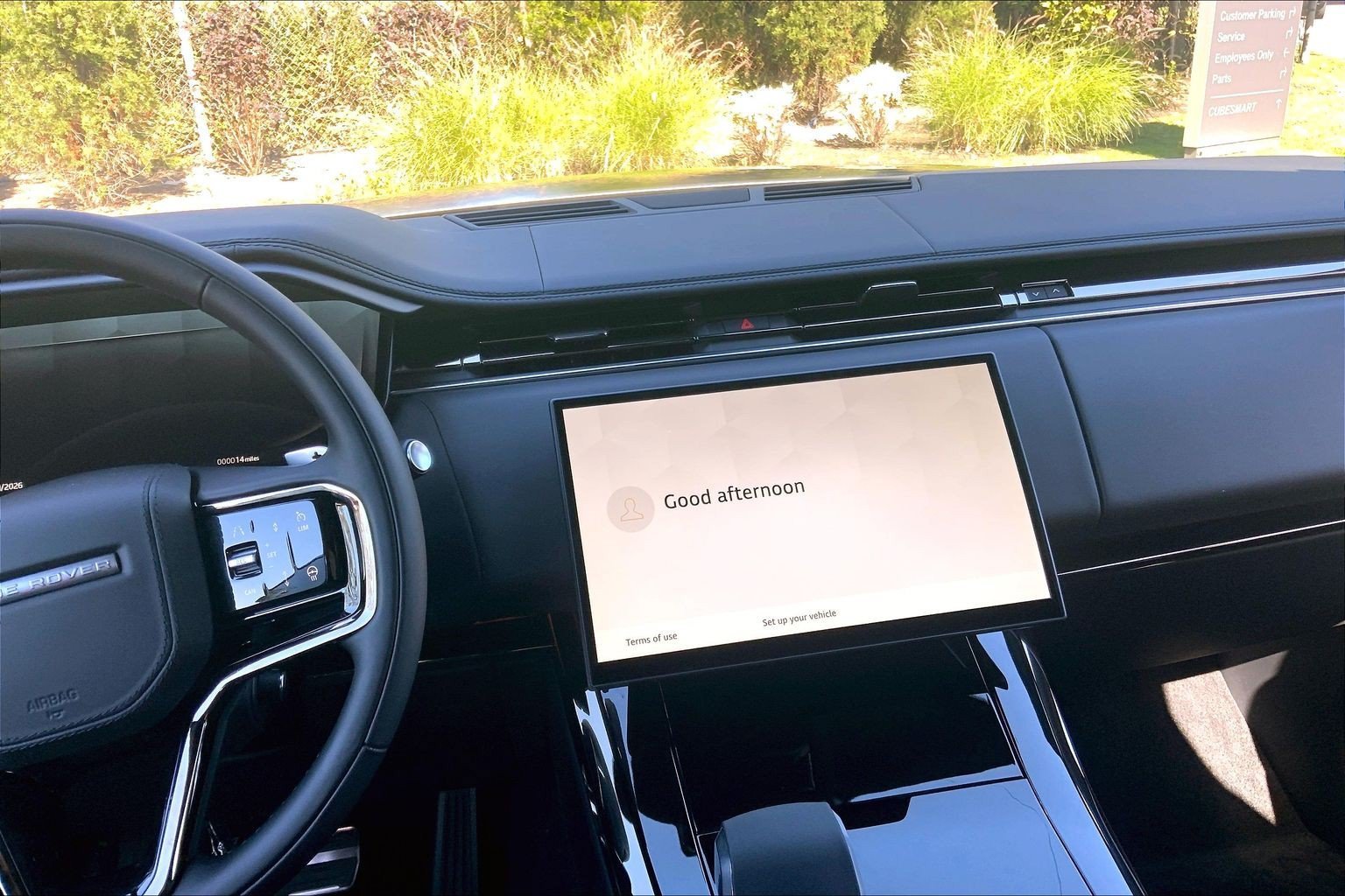 New 2027 Santorini Black Land Rover Dynamic SE image 6