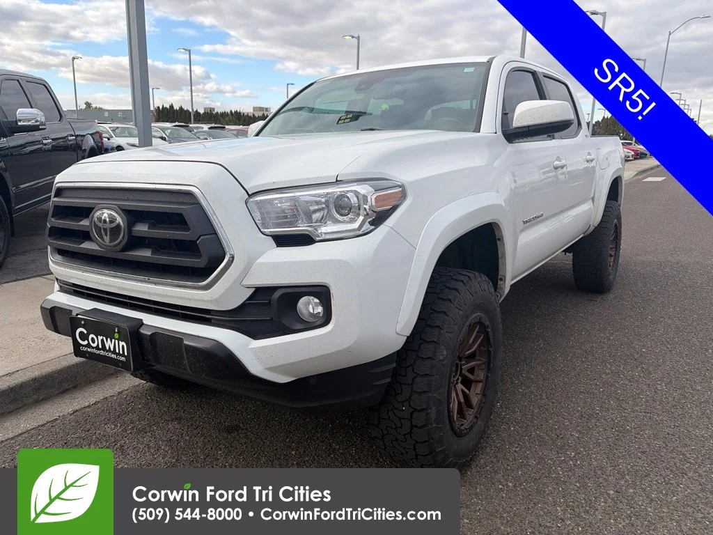 Used 2022 White Toyota SR5 image 3