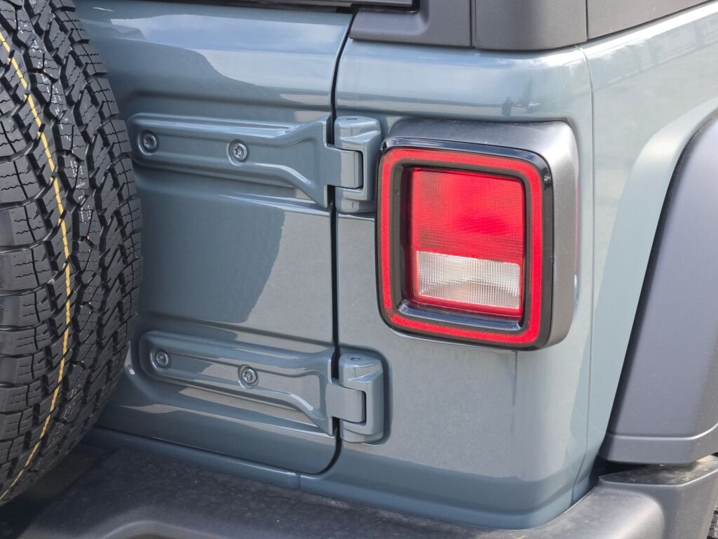 New 2026 Anvil Clear-Coat Exterior Paint Jeep Sport S image 12