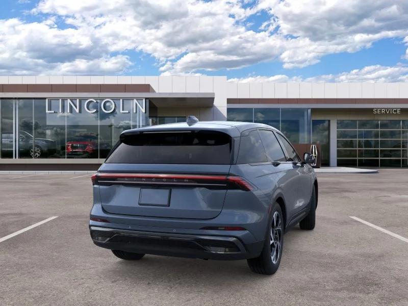 New 2026 Whisper Blue Metallic Clearcoat Lincoln Premiere image 8