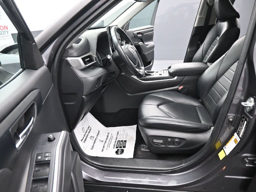 Used 2022 Gray Toyota XLE image 17
