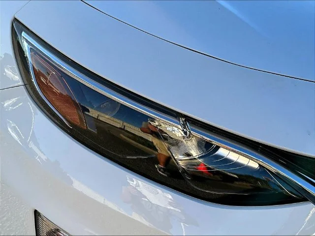 Used 2025 White Chevrolet LT image 34
