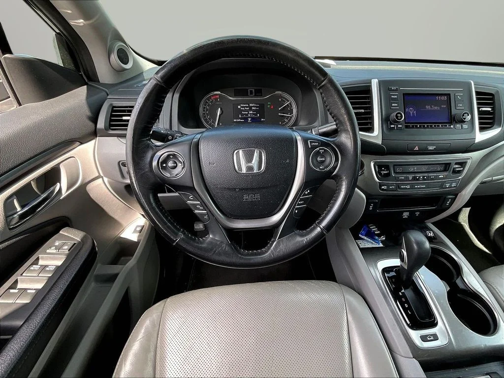 Certified Used 2019 Obsidian Blue Pearl Honda RTL image 10