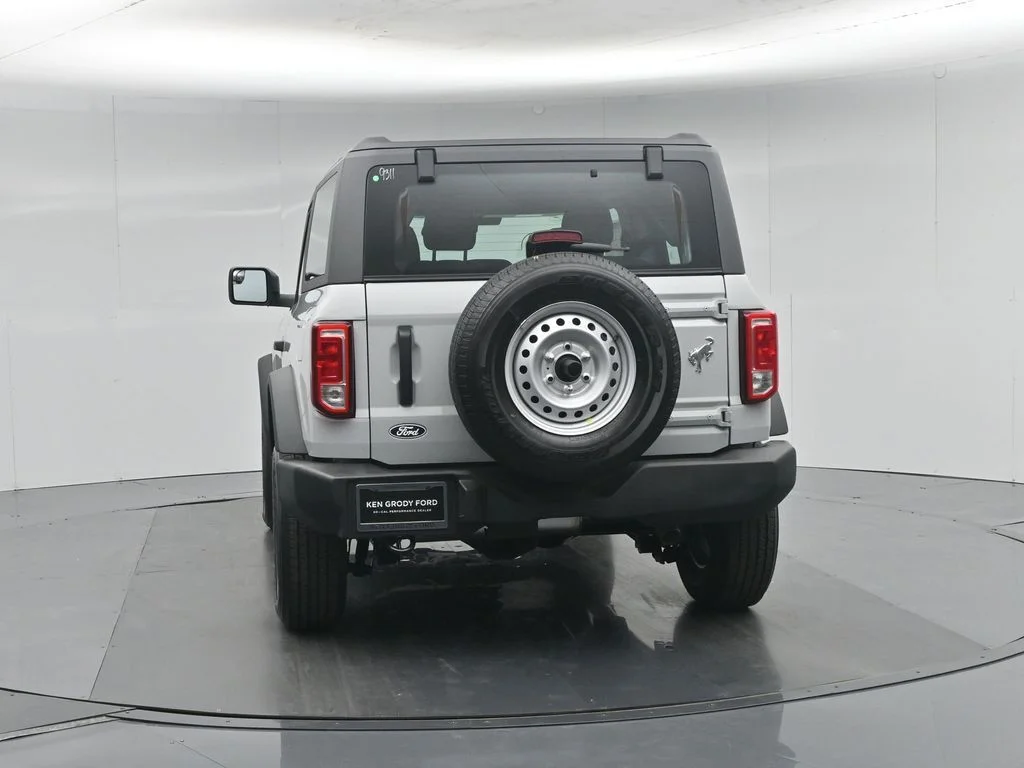 New 2026 Avalanche Gray Ford Base image 25