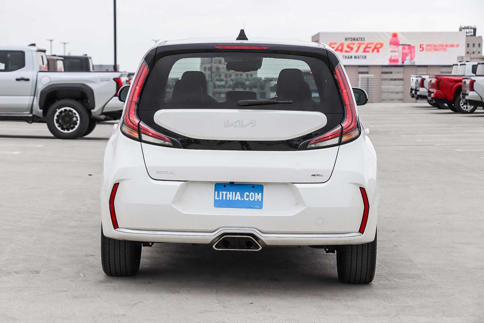 Used 2023 Snow White Pearl Kia GT-Line image 7
