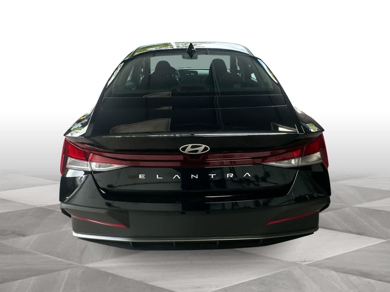 2026 Hyundai Elantra SE - Photo 7