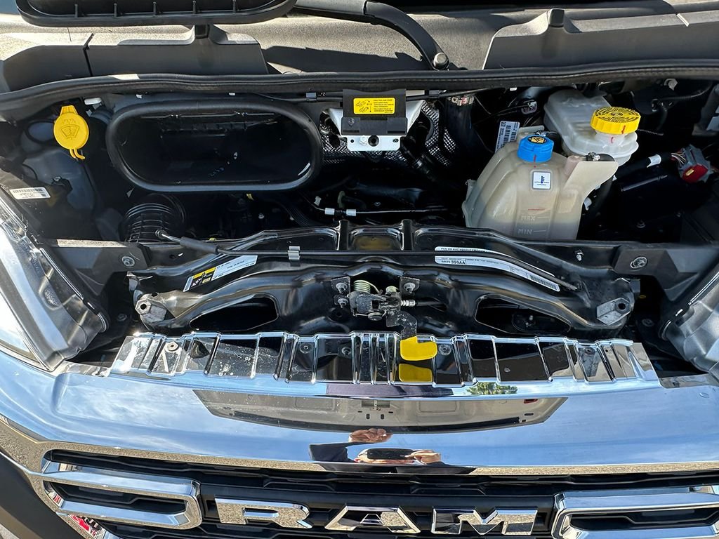 Used 2025 White Ram Base image 34