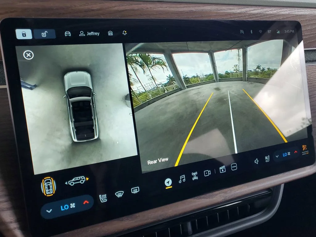 Used 2024  Rivian Adventure image 28