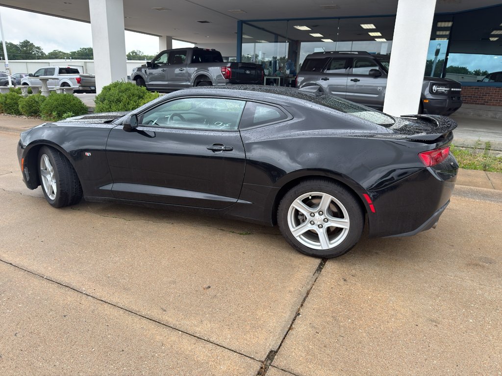 Used 2017 Black Chevrolet 1LT image 8