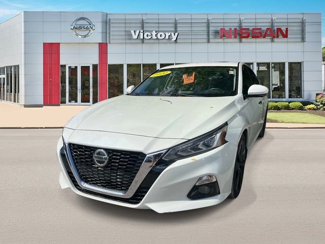 Certified Used 2020 White Nissan 2.0 Platinum image 2