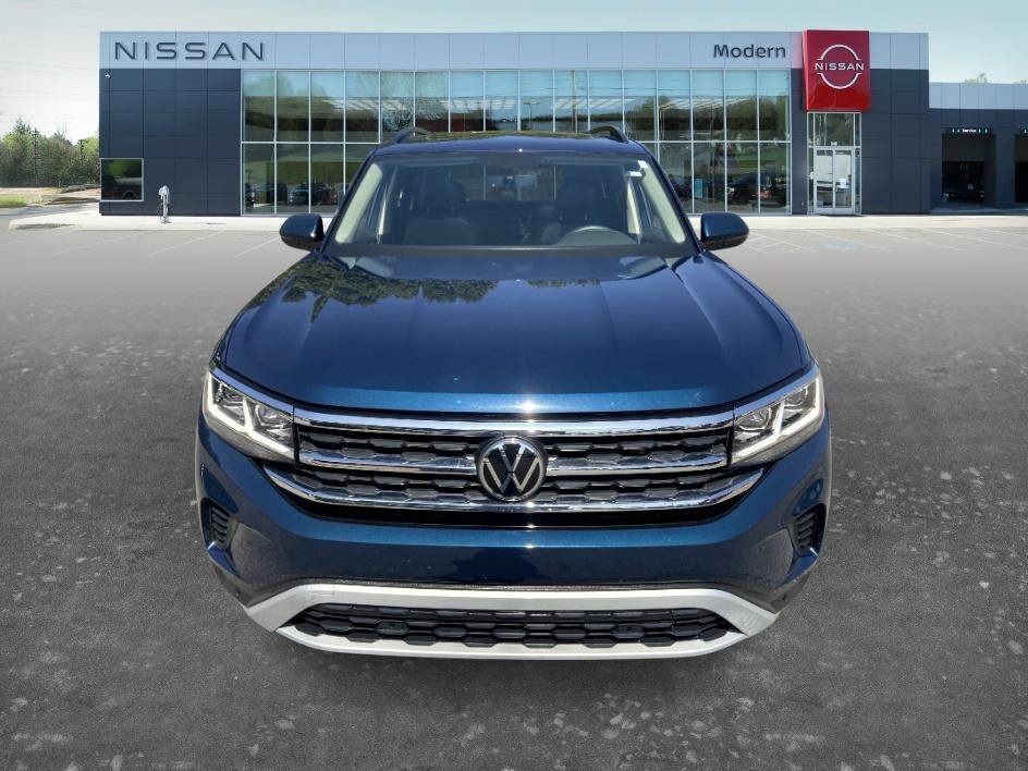 Used 2022 Tourmaline Blue Metallic Volkswagen 3.6L V6 SE w/Technology image 2