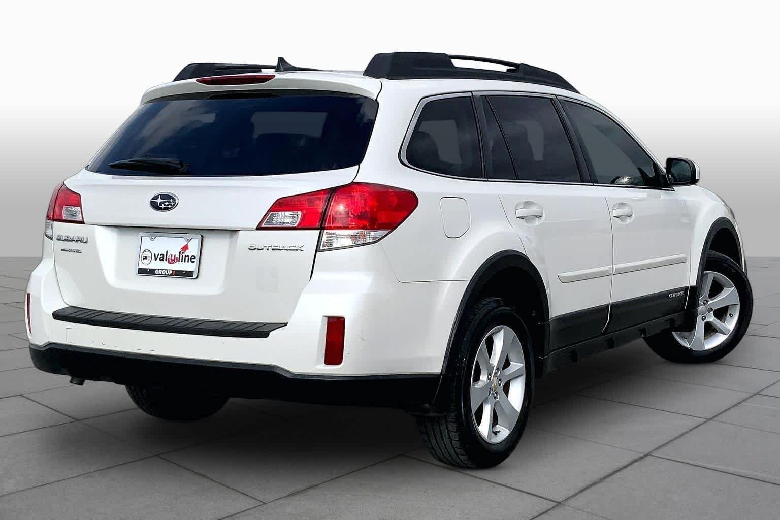 Used 2014 Satin White Pearl Subaru 2.5i Premium image 13