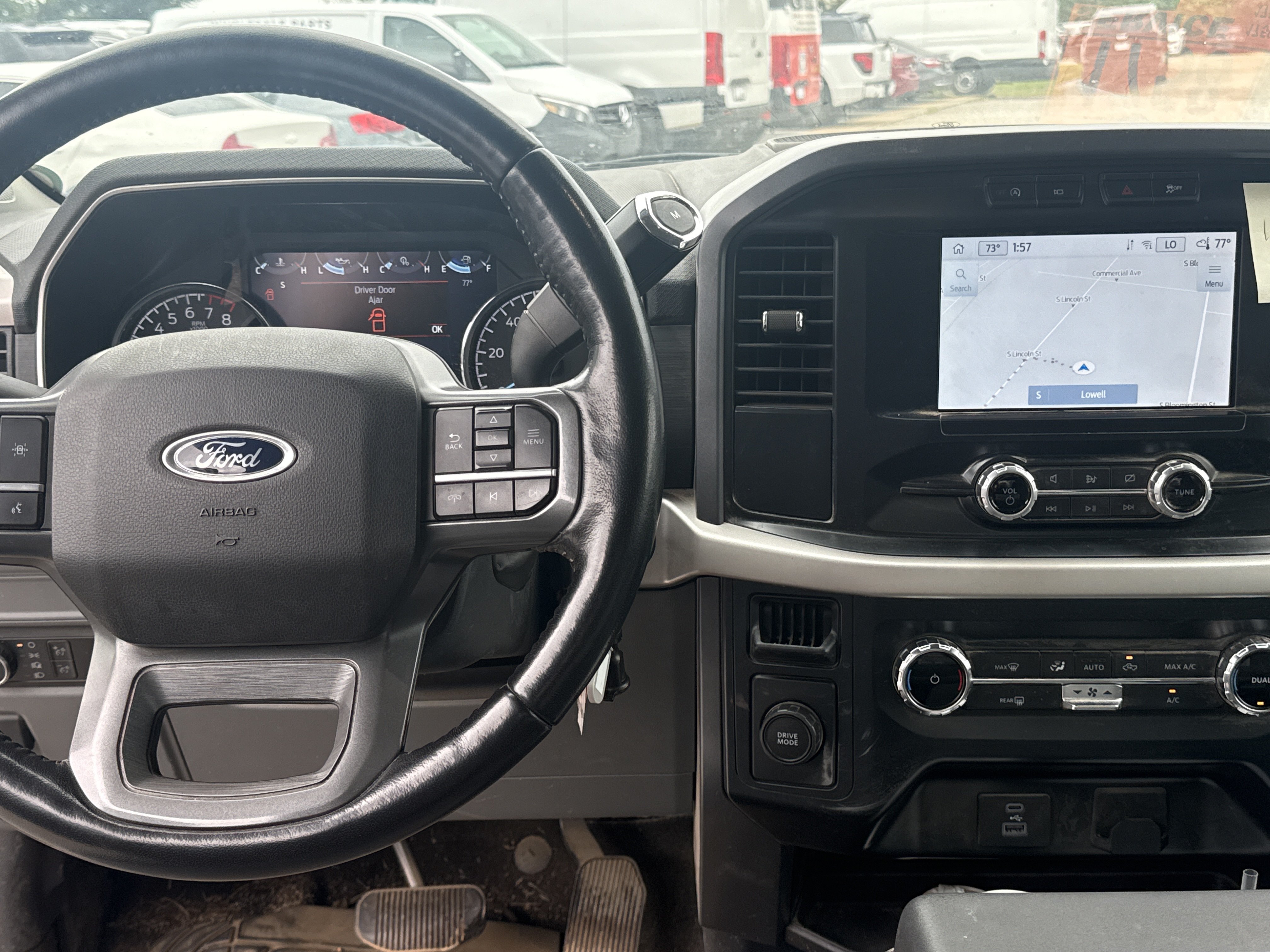 Used 2022 Oxford White Clearcoat Ford XLT image 6