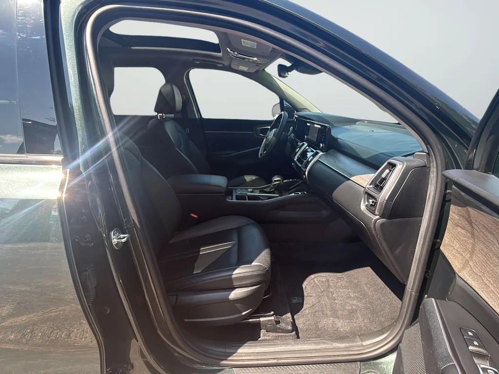 Used 2023 Green Kia X-Line S image 9