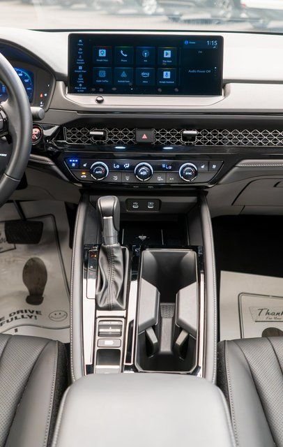 Used 2024  Honda Touring image 14