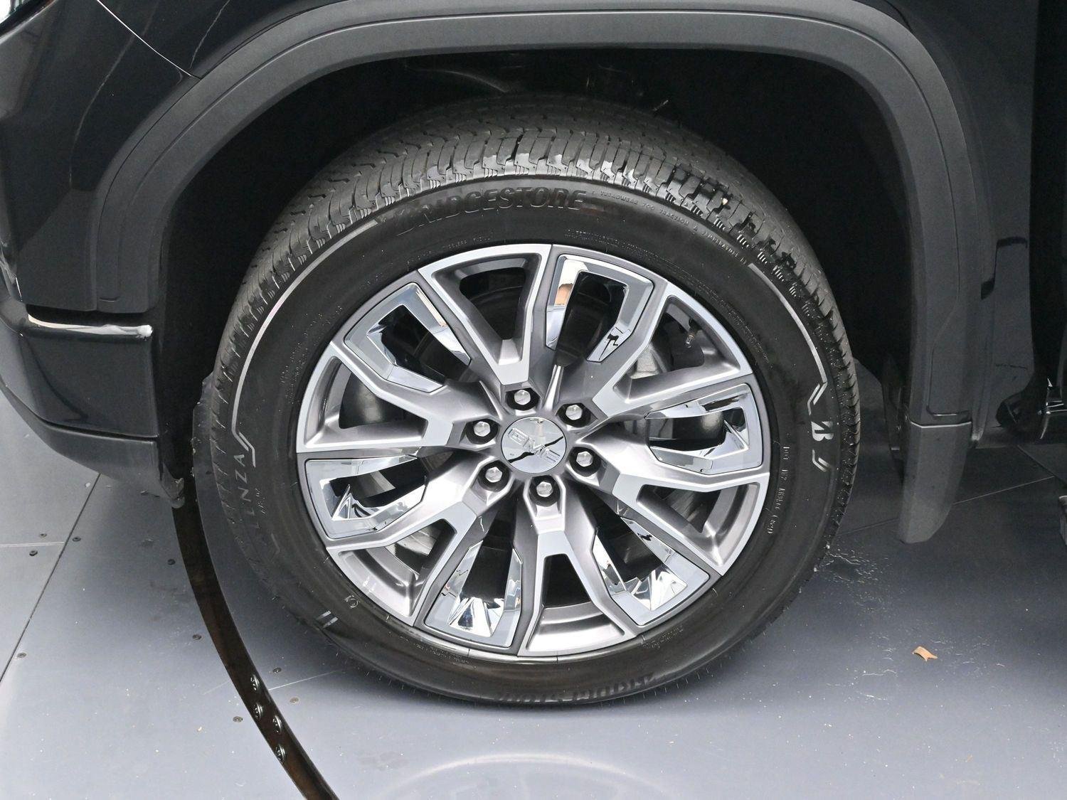 Used 2025 Onyx Black GMC Denali image 32
